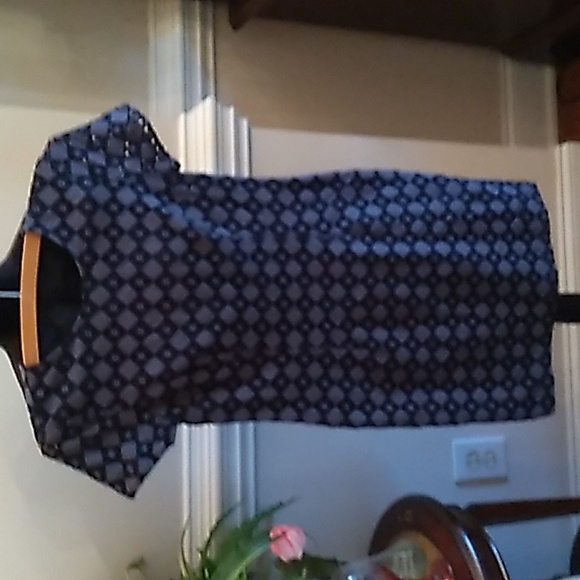 Banana Republic - Picture 1 of 3